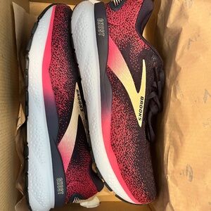 Running shoes